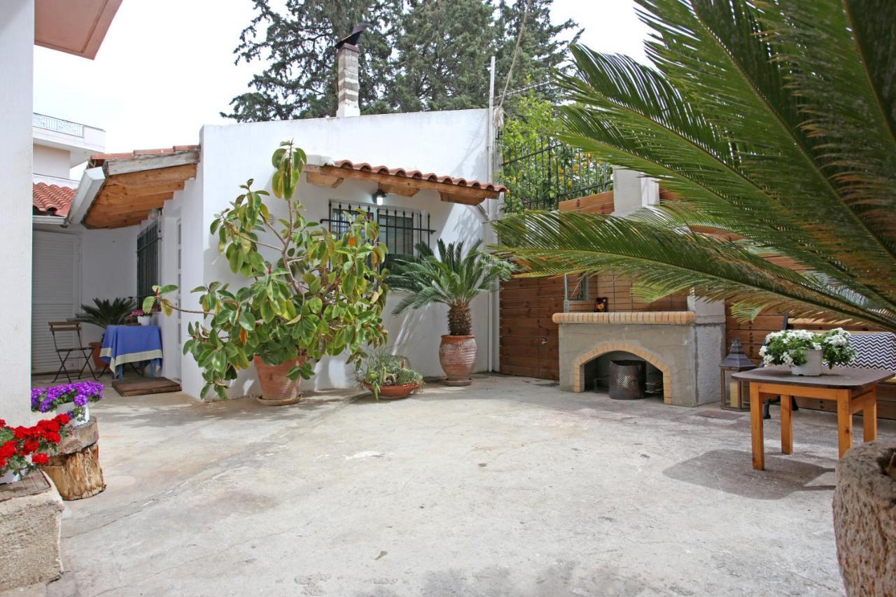 House Near The Athens Airport, Spata. Exterior photo